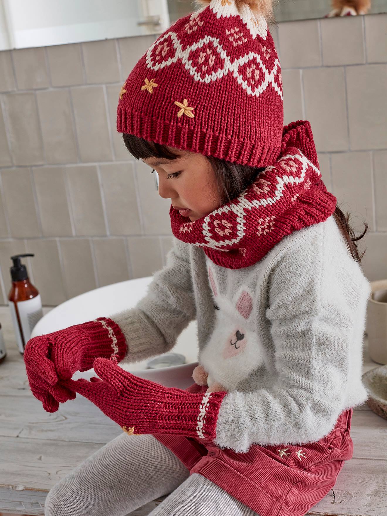 Ensemble fille bonnet + snood + gants jacquard framboise