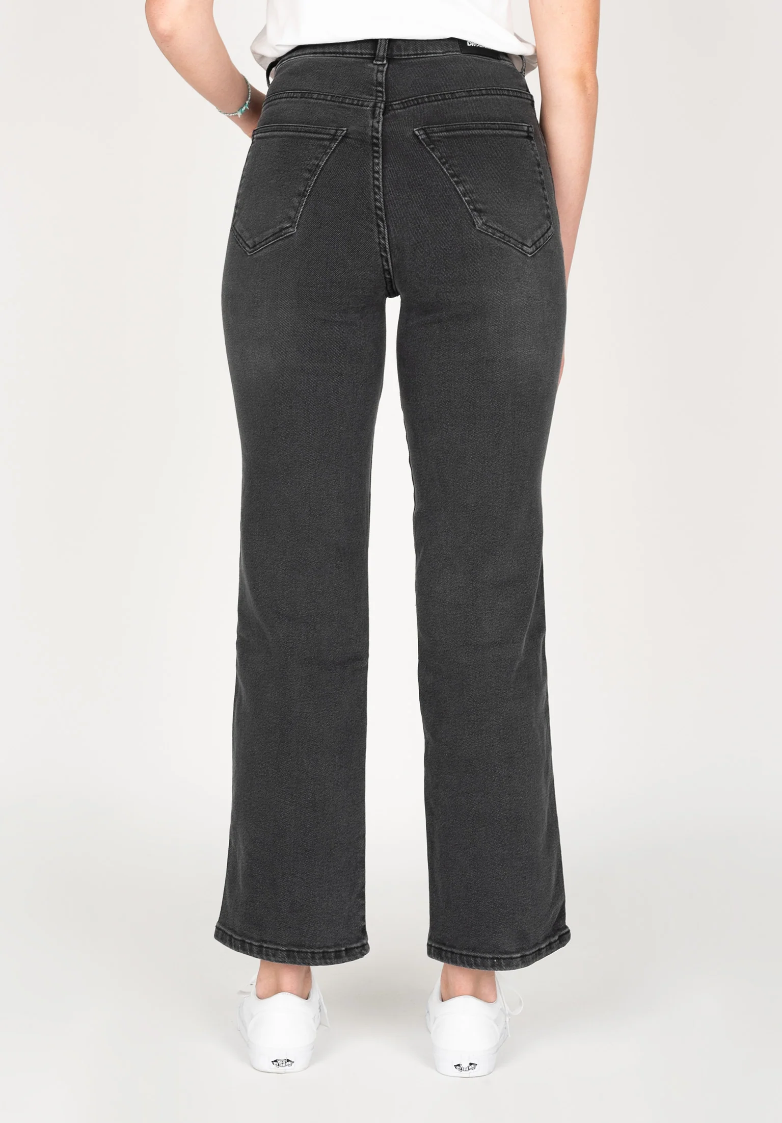 Moxy Straight