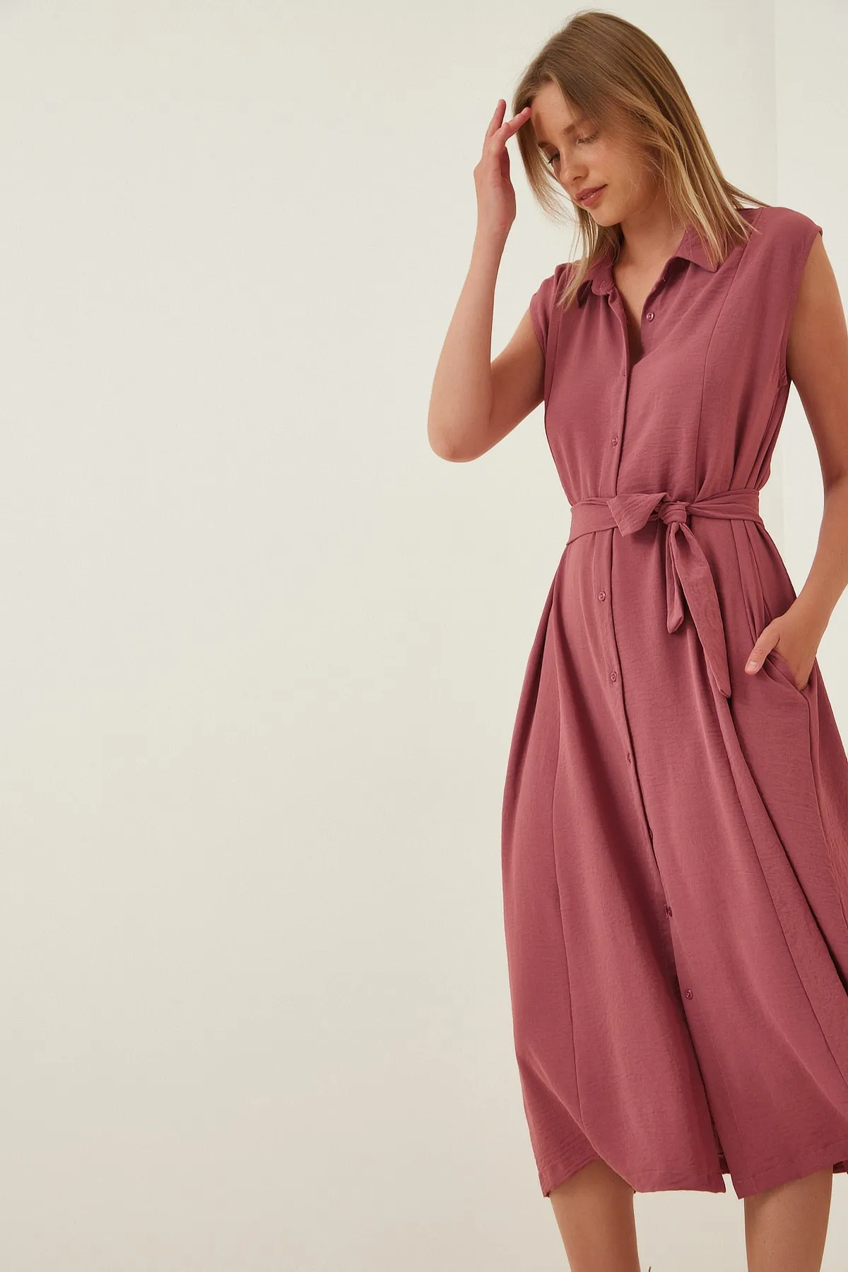 Happiness İstanbul  Dusty Rose Sommerhemdkleid aus Leinen-Viskose mit Gürtel für Damen DD00927