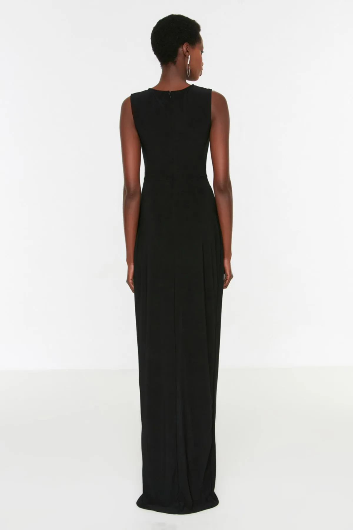 Trendyol Collection  Schwarzes langes Abendkleid mit Taillendetail TPRSS22AE0040