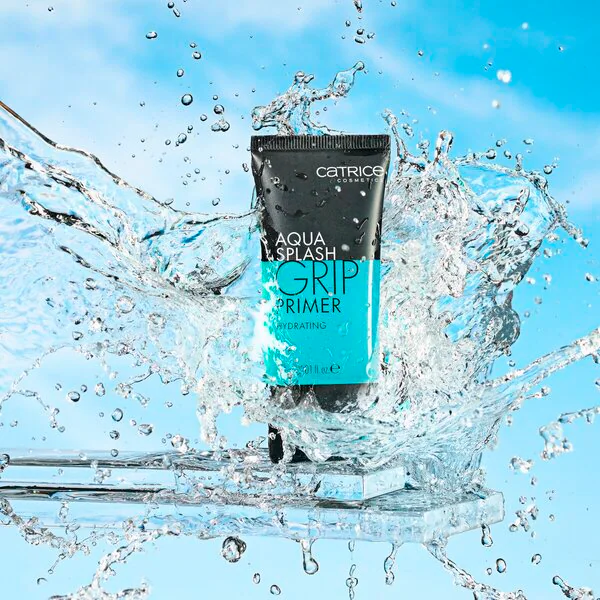 „Catrice Aqua Splash“ drėkinamasis makiažo pagrindas, suteikiantis odai tvirtumo, 30 ml