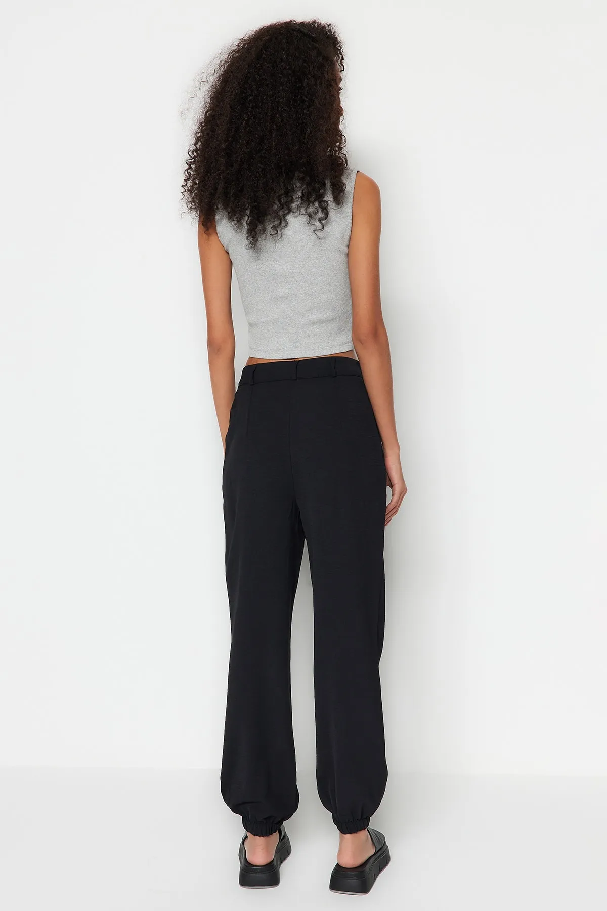 Trendyol Collection  Schwarze Hose TWOSS23PL00165