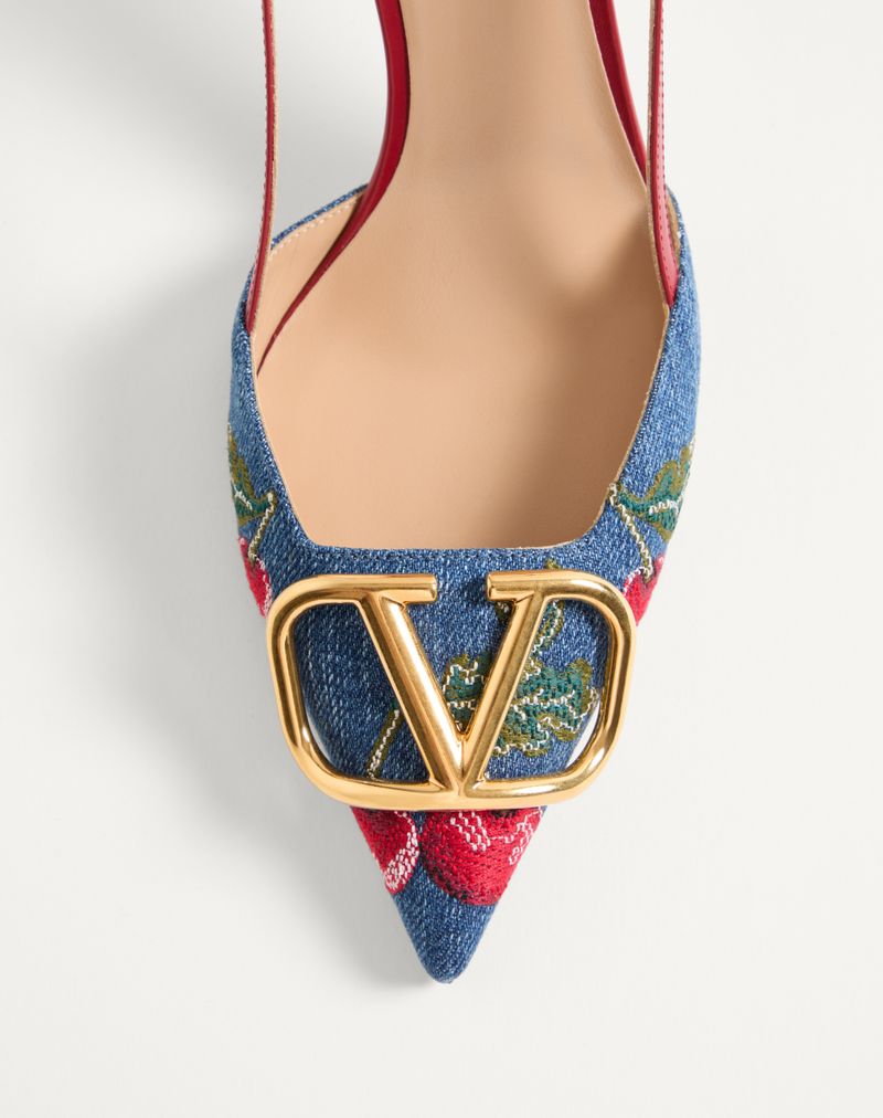 VLogo Signature Slingback Décolleté i denim med 80 mm kirsebærbroderi