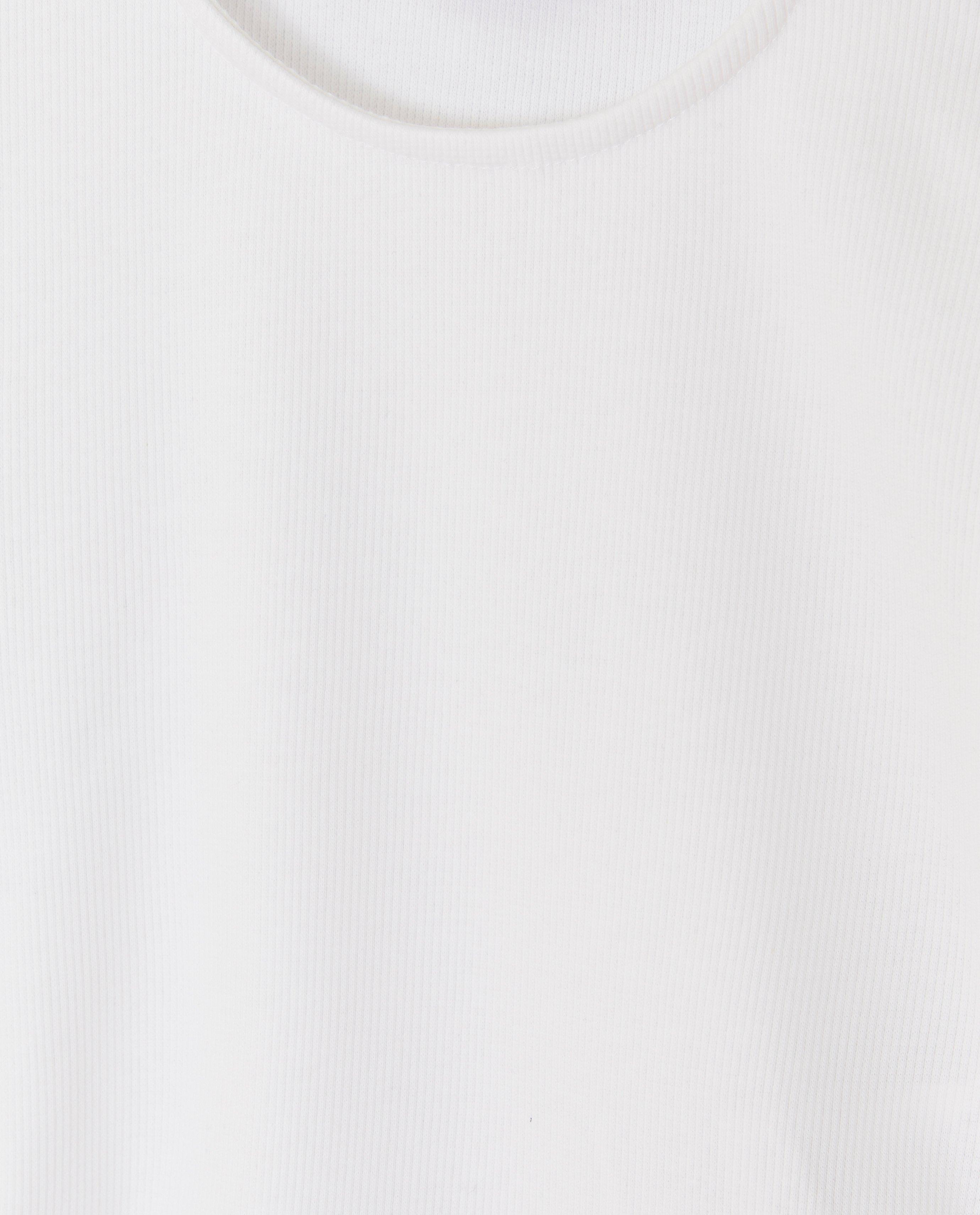 Tricou Tiffosi cu nervuri fine, croială scurtă, alb