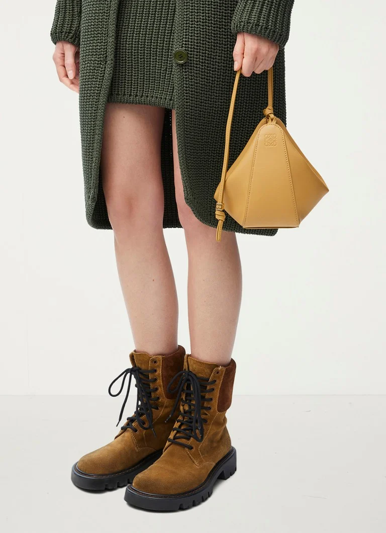 LOEWE Hammock Hobo plecu soma no teļādas