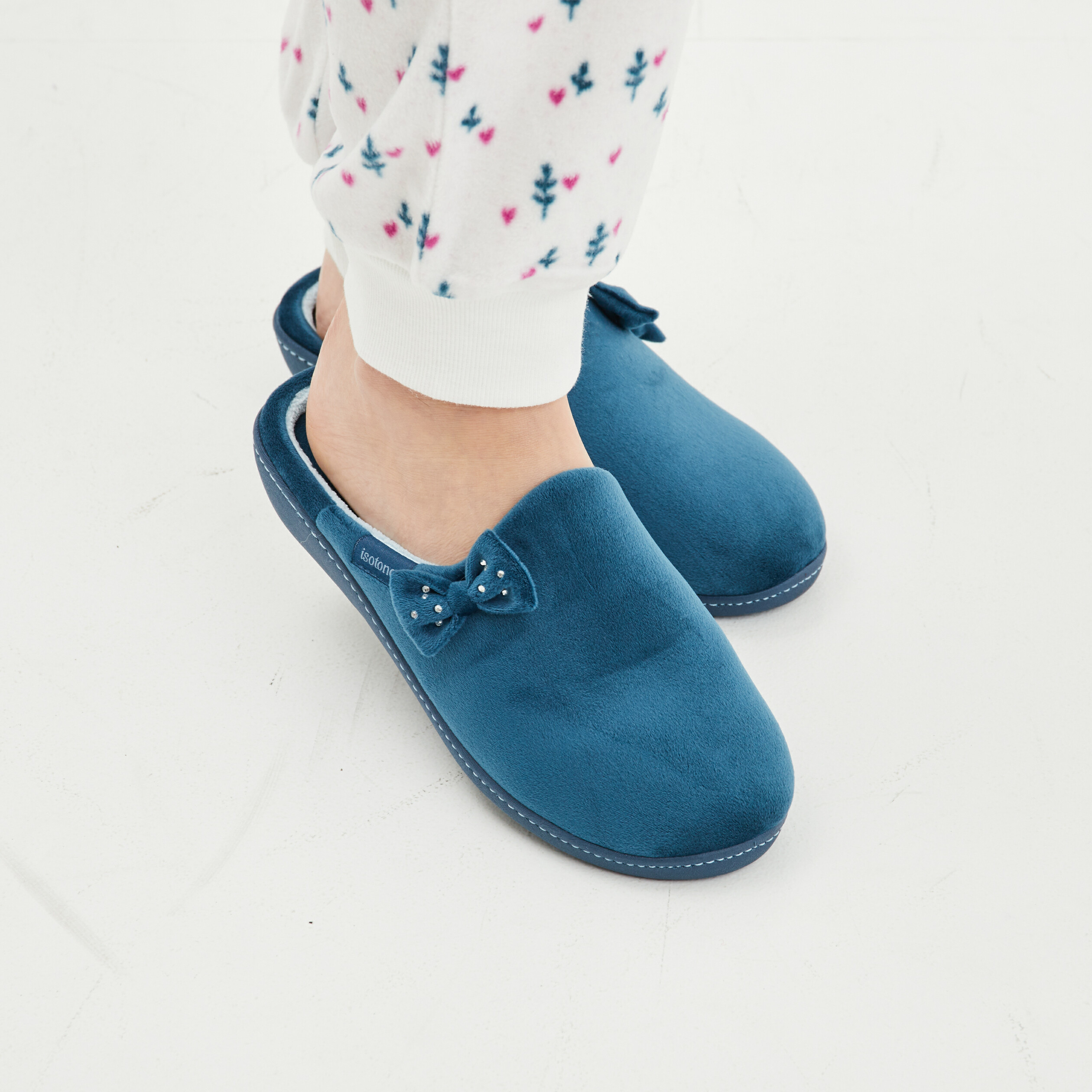 Chaussons mules velours Isotoner bleu canard femme | La Halle