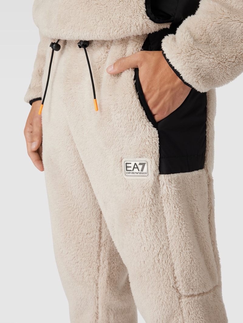 Sweatpants mit Teddyfell in beige