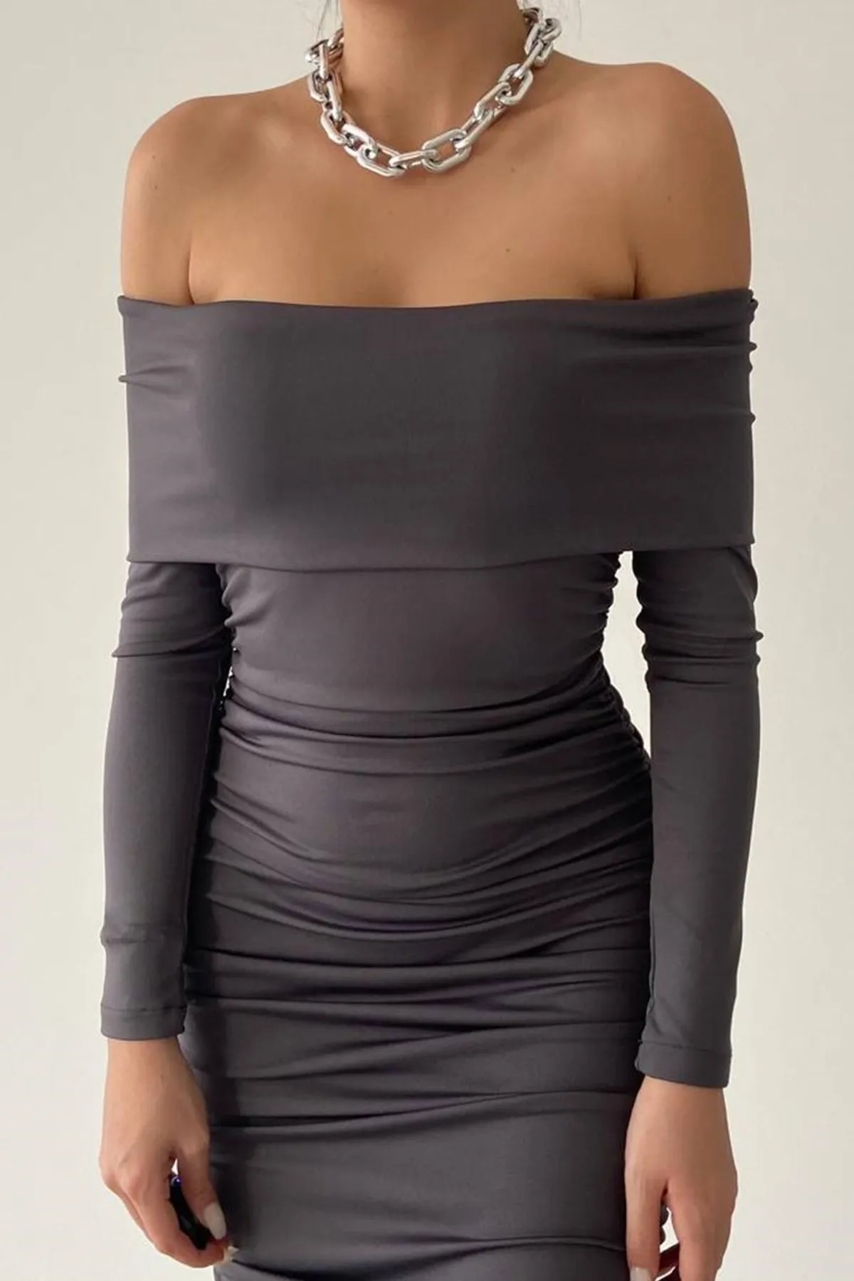 vuvutasarım  Flexibles, sandiges Stoffkleid, trägerloser Kragen, Midilänge, Bleistiftschnitt, langärmliges Anthrazitkleid 189
