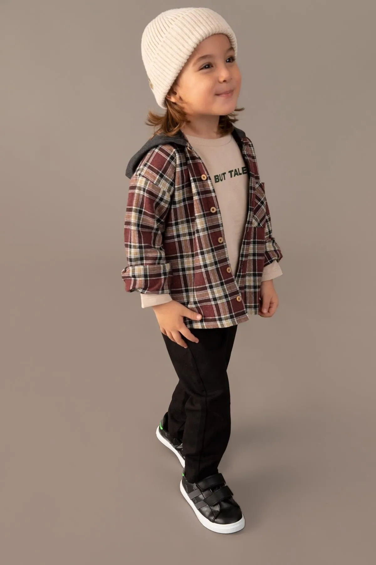 DeFacto  Zweiteiliges Flanell-Set mit kariertem Langarmshirt und Kapuze für Babys (Jungen).