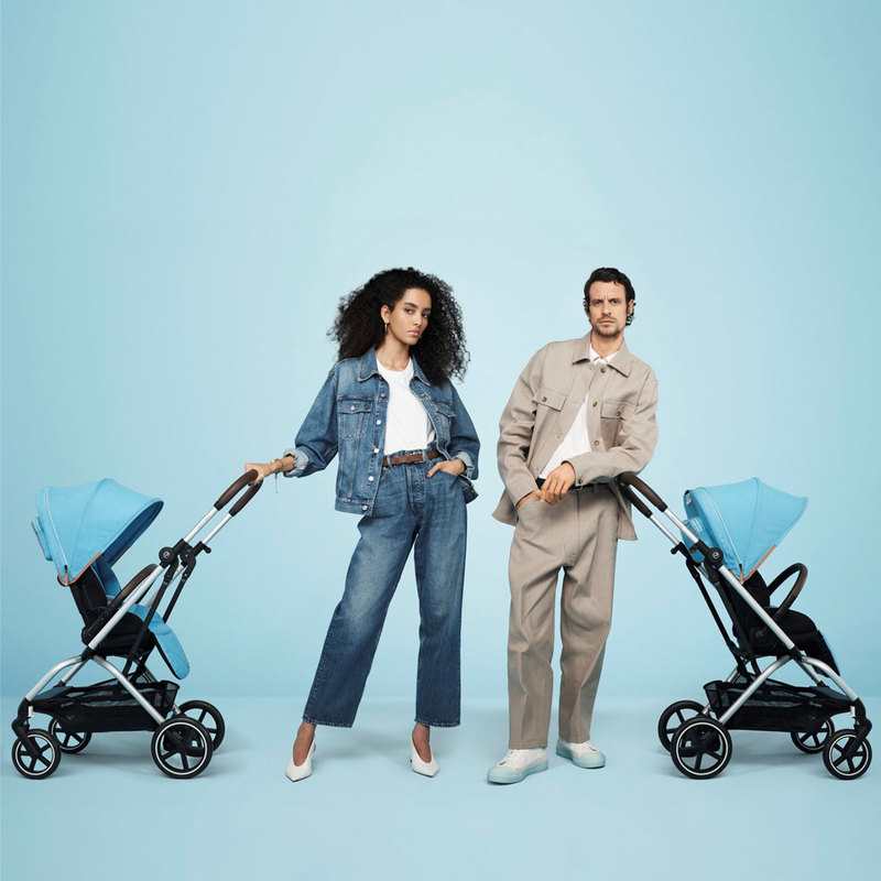 Poussette compacte Eezy S Twist + 2 Moon Black châssis silver Cybex