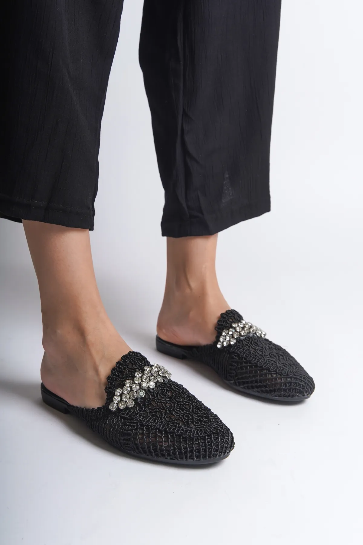 Capone Outfitters  Gestrickte Strickwaren Stoned Closed Toe Damen Hausschuhe