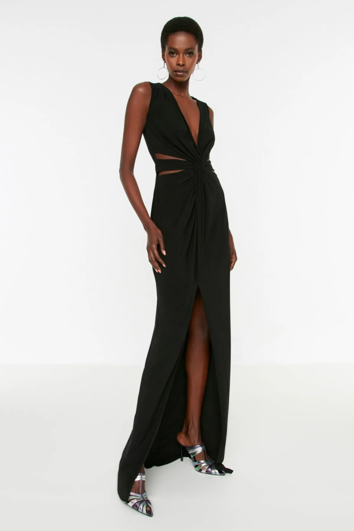 Trendyol Collection  Schwarzes langes Abendkleid mit Taillendetail TPRSS22AE0040