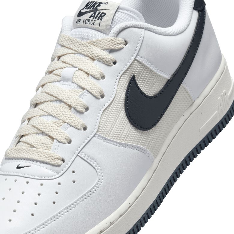 NIKE Air Force 1 '07 