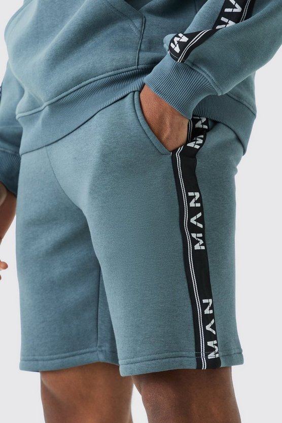Mittellange Slim-Fit Man Shorts