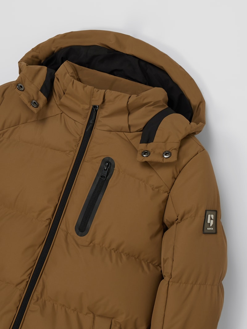 Steppjacke mit Kapuze in hellbraun