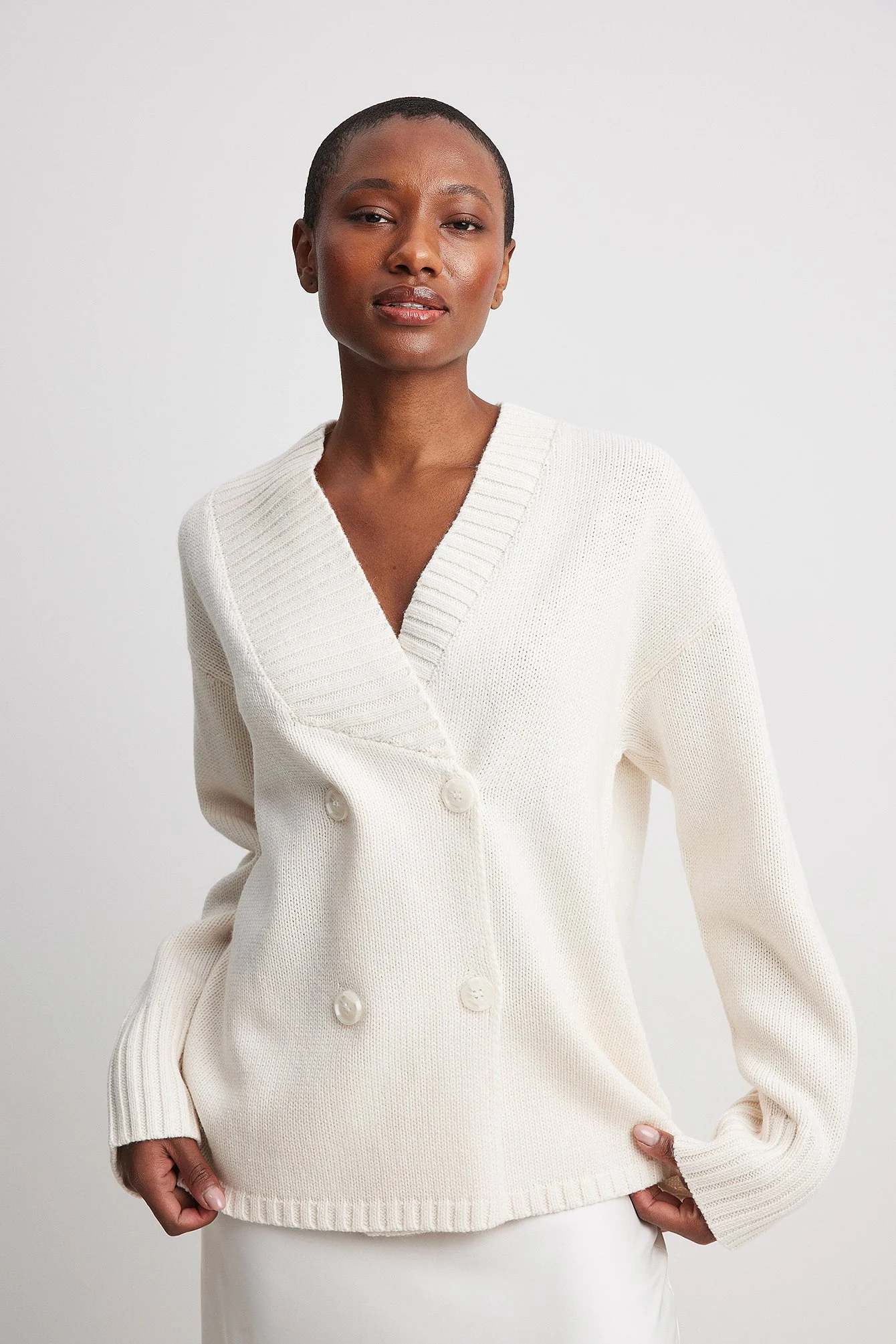 Schwere Oversize-Strickjacke