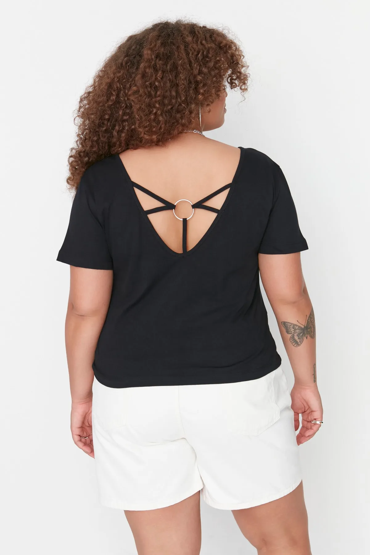 Trendyol Curve  Große Größen in T-Shirt - Schwarz - Regular Fit