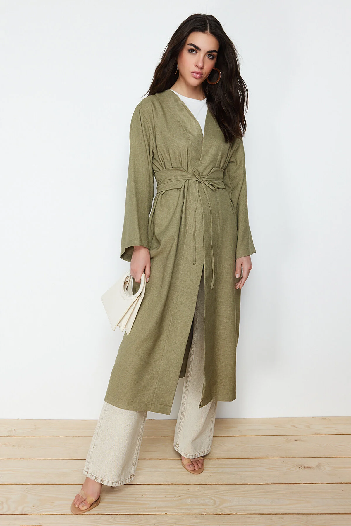 Trendyol Modest  Khakifarbener gewebter Kimono und Kaftan in Leinenoptik mit Bindedetail in der Taille TCTSS24KK00001