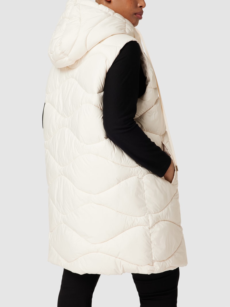 PLUS SIZE Steppweste mit Kapuze Modell 'PANIA' in offwhite