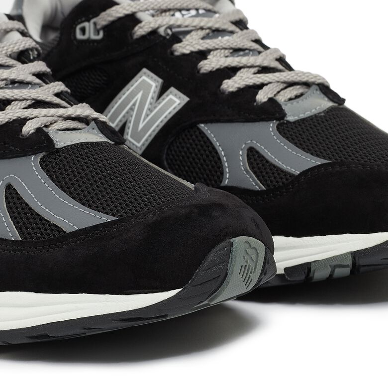 New Balance 991v2 
