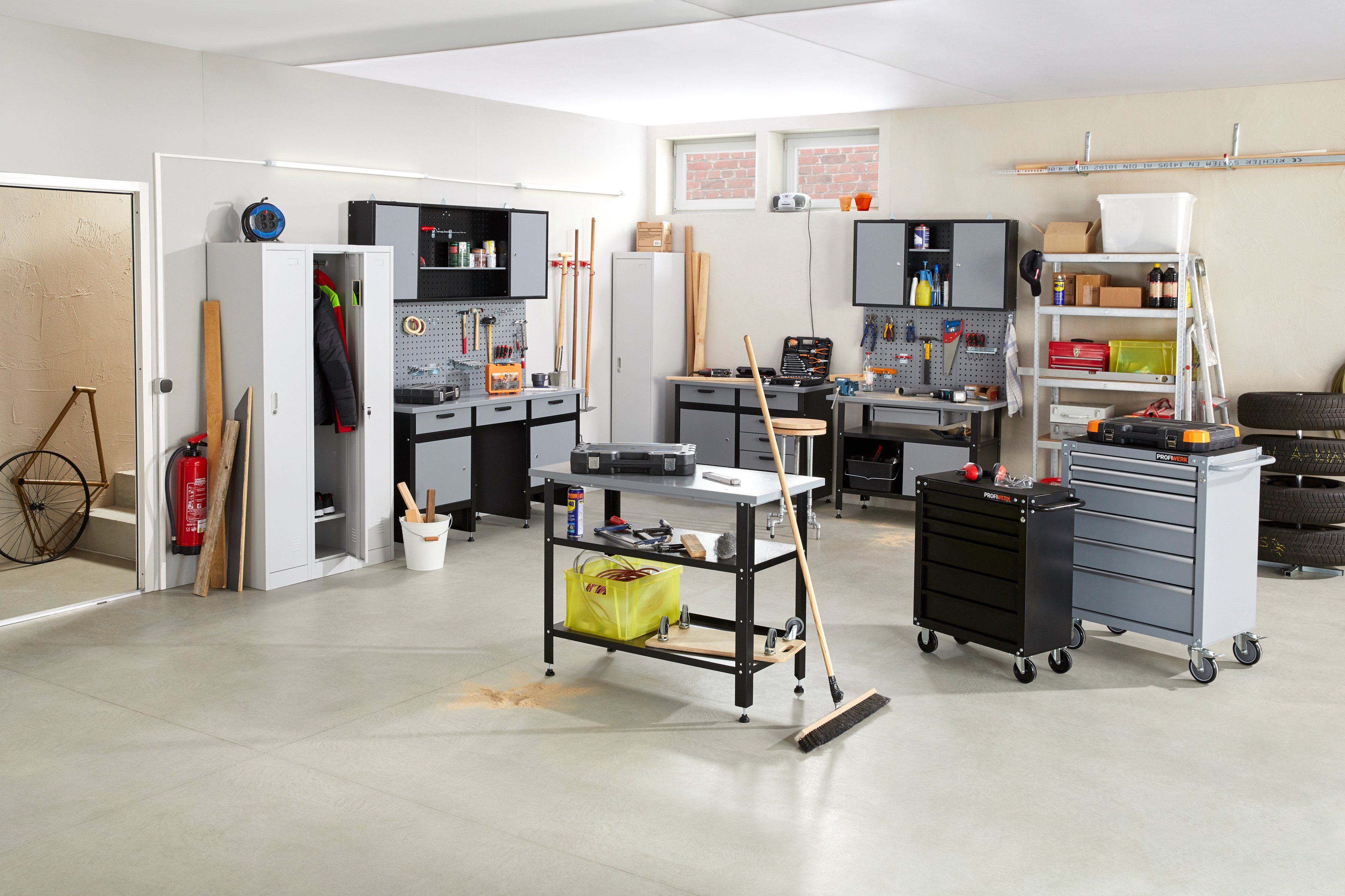 Profiwerk Werkbank Stuttgart, Breite 110 cm, abschließbar, höhenverstellbar, robuste Arbeitsplatte