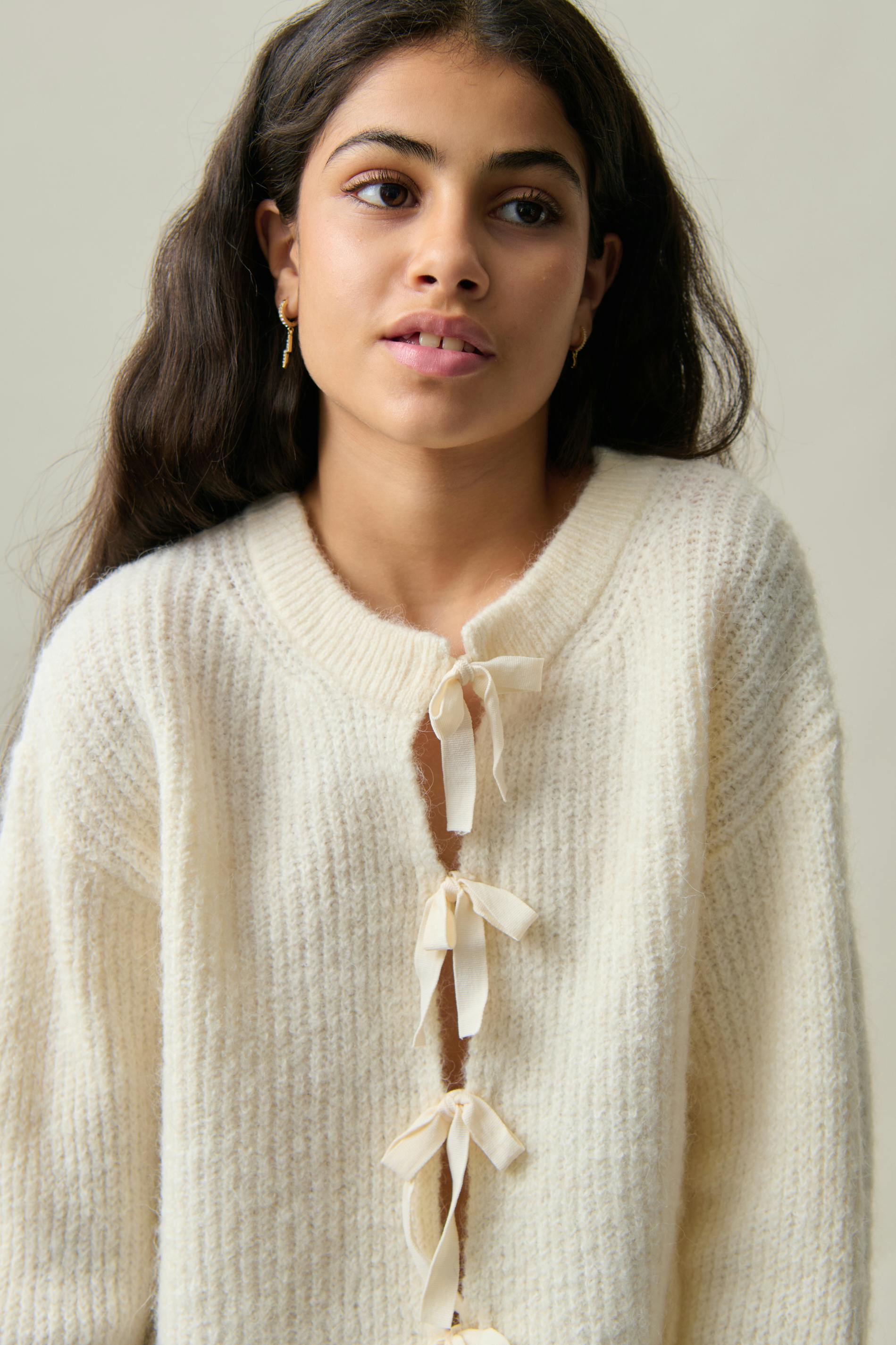 Y bow cardigan