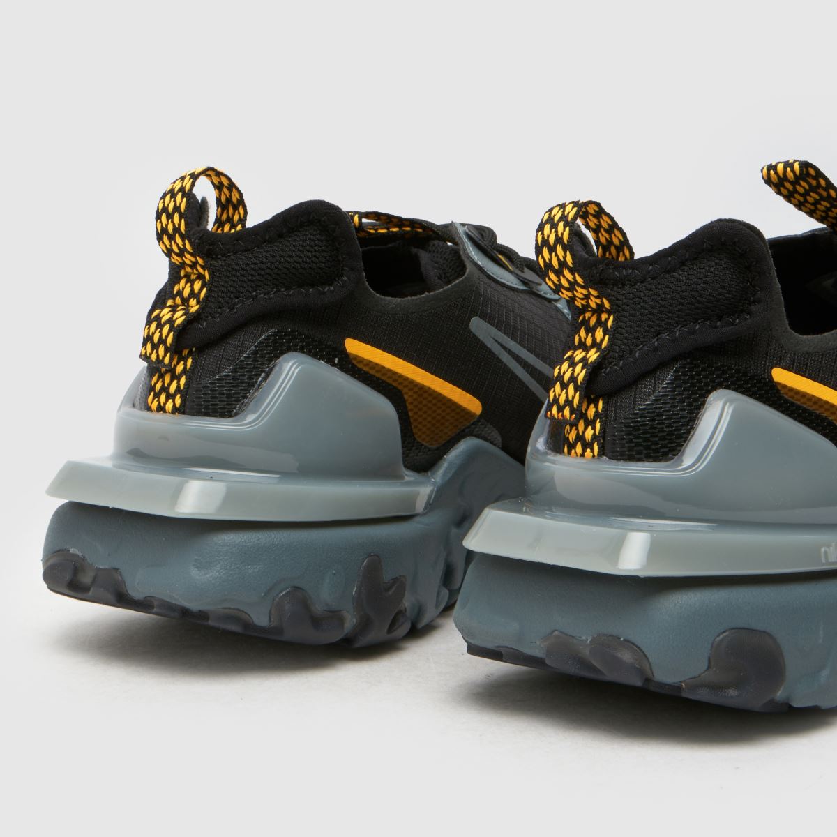 Športni copati Nike React Vision v črni in multi barvi