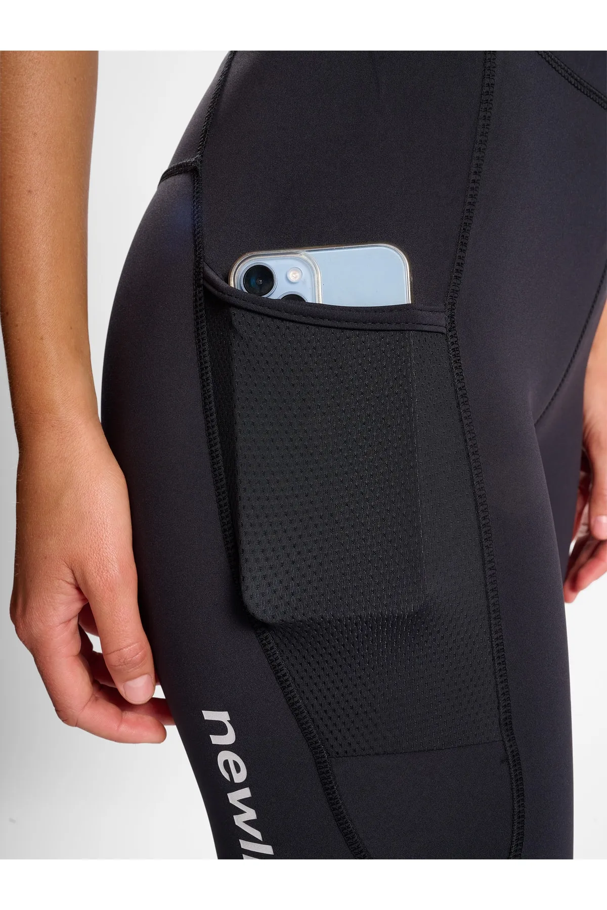 NEWLİNE  Kurze Sporthose - Schwarz - Mittlerer Bund