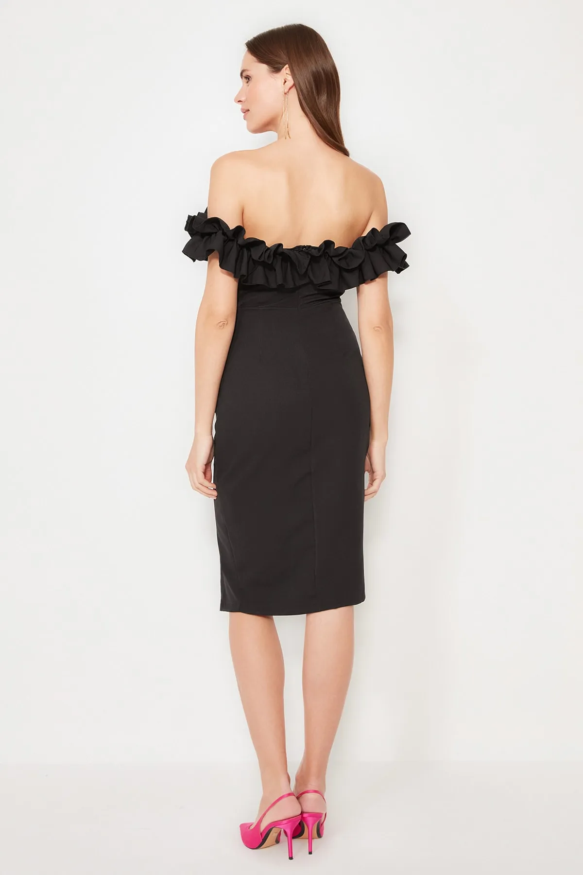 Trendyol Collection  Schwarzes, tailliertes, gewebtes Abendkleid TPRSS21EL1515
