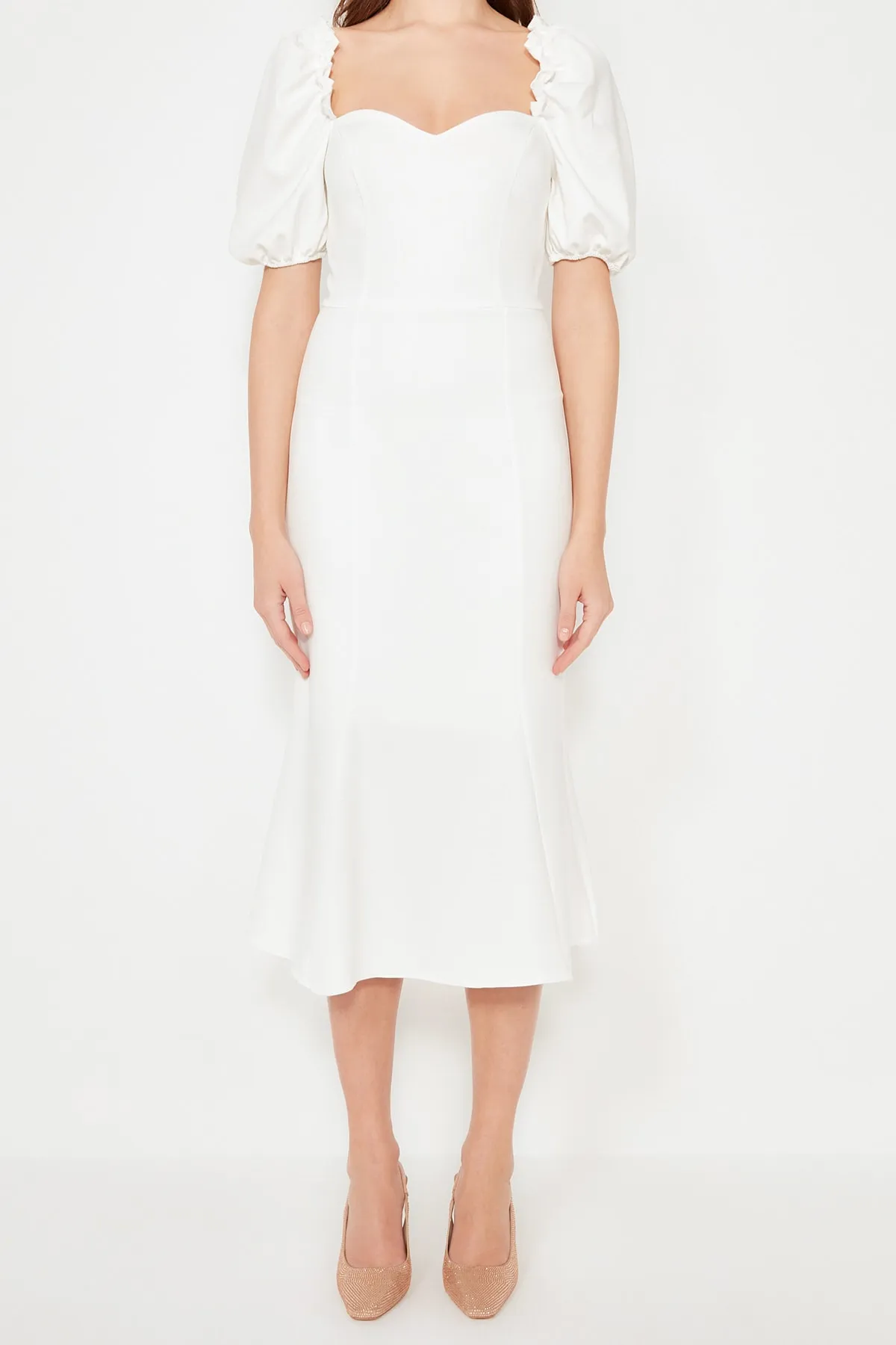 Trendyol Collection  Braut-Abendkleid aus Webstoff in Ecru TPRSS21EL0053