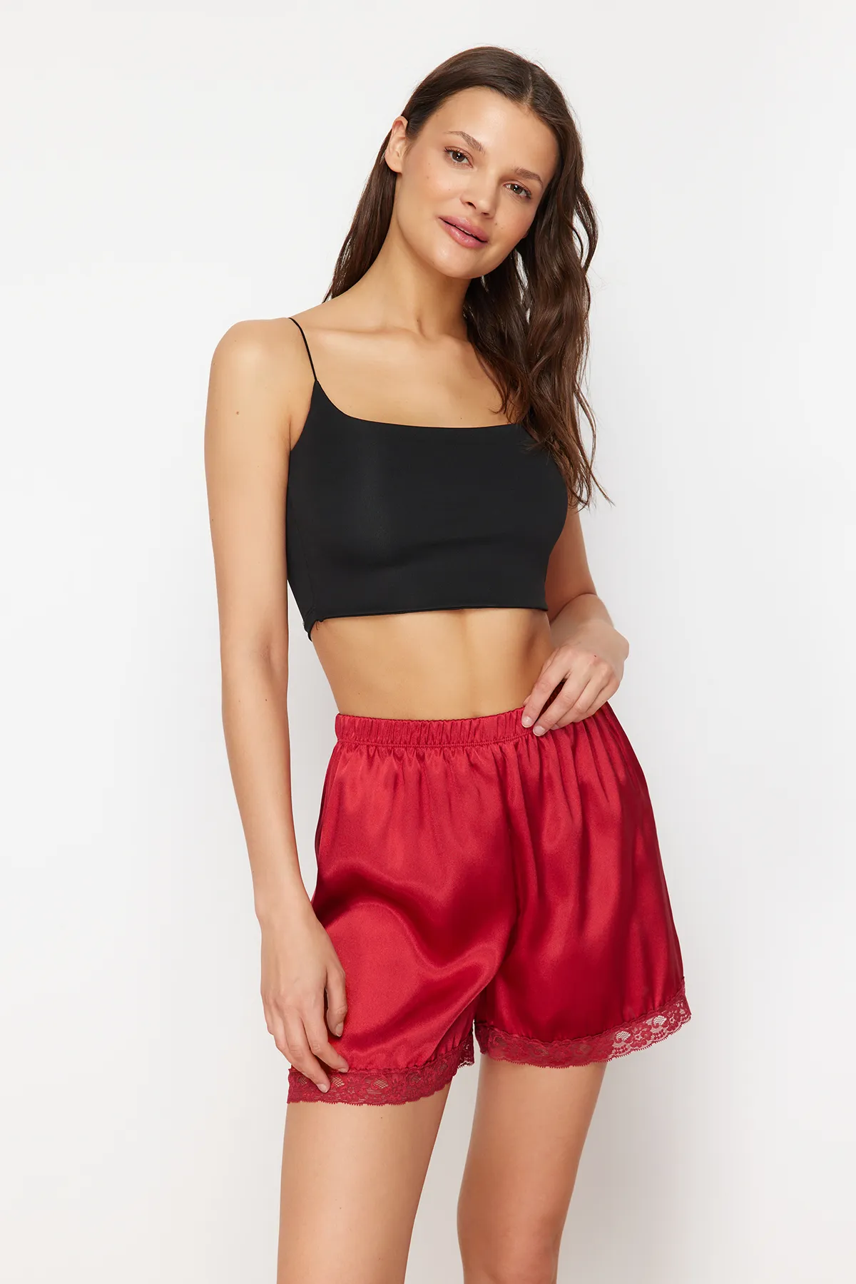 Trendyol Collection  Schwarz-rote Nachtwäsche-Höschen aus Satingewebe mit Spitzendetails im 2er-Pack THMSS24PJ00030