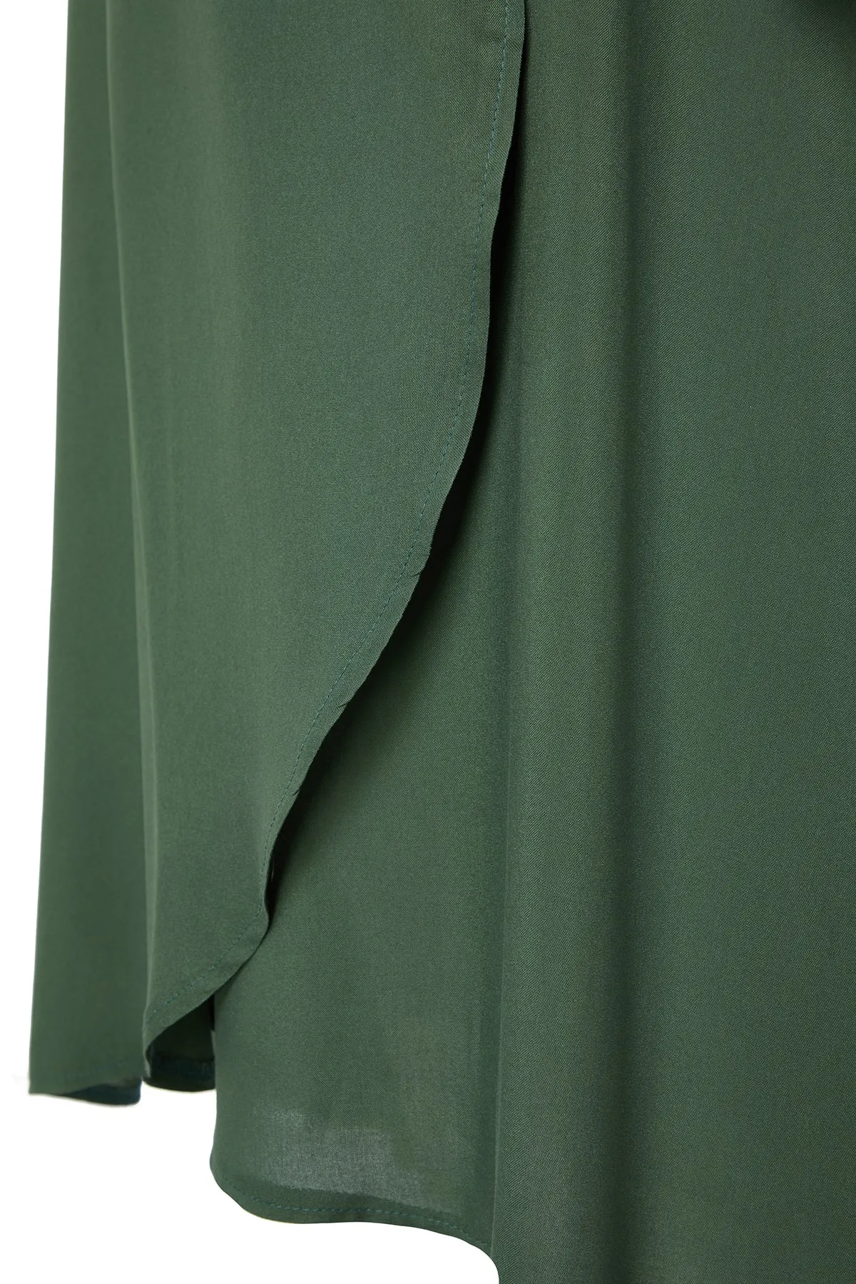 Trendyol Curve  Khakifarbenes, gewebtes, zweireihiges Kleid mit Kragen und Krawattendetails TBBSS22EL1564