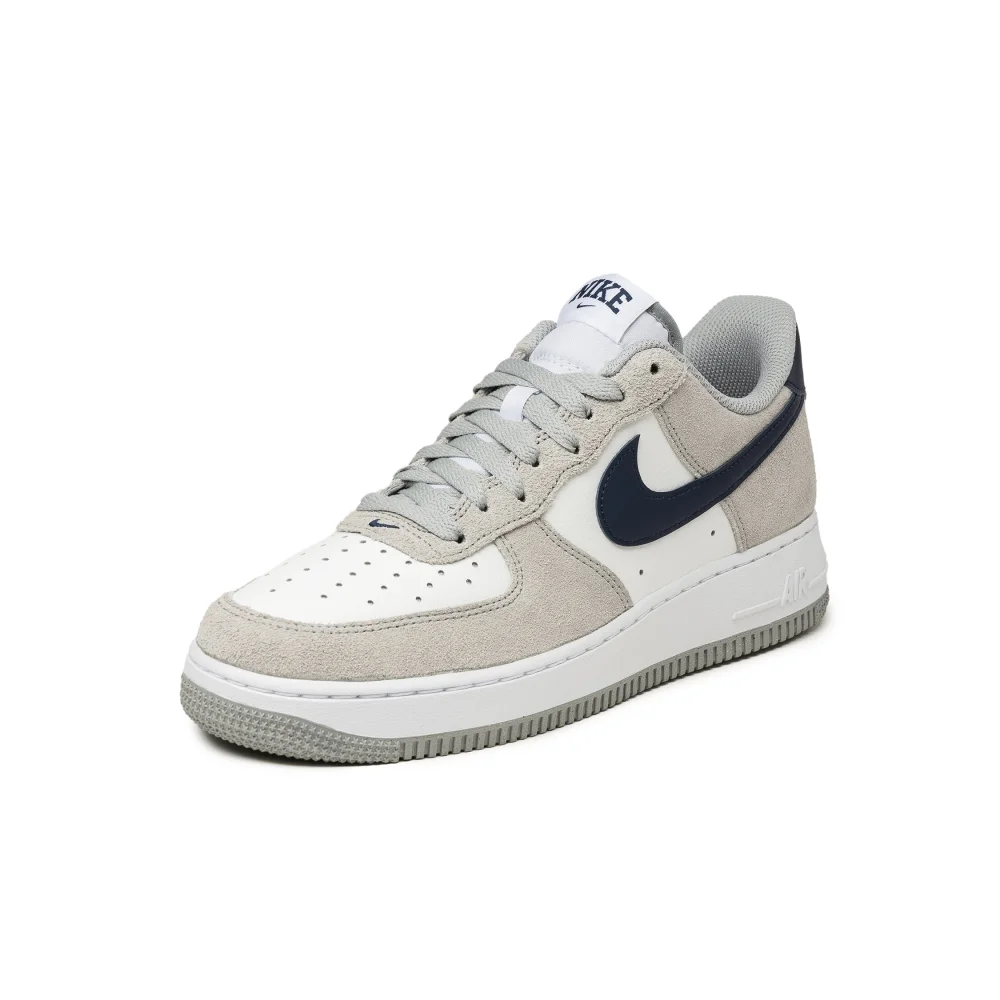 Nike Air Force 1 07 Low FD9748-001 / grau