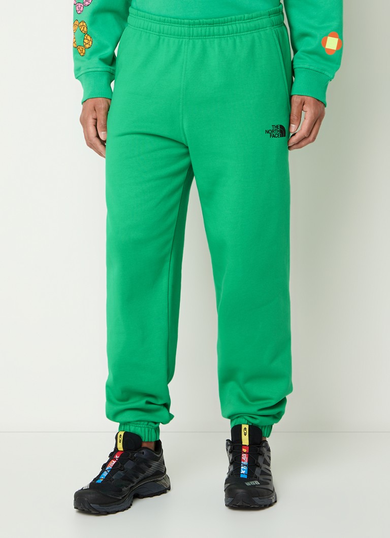 Pantaloni de trening slim fit The North Face TNF x Yinka Ilori cu imprimeu logo