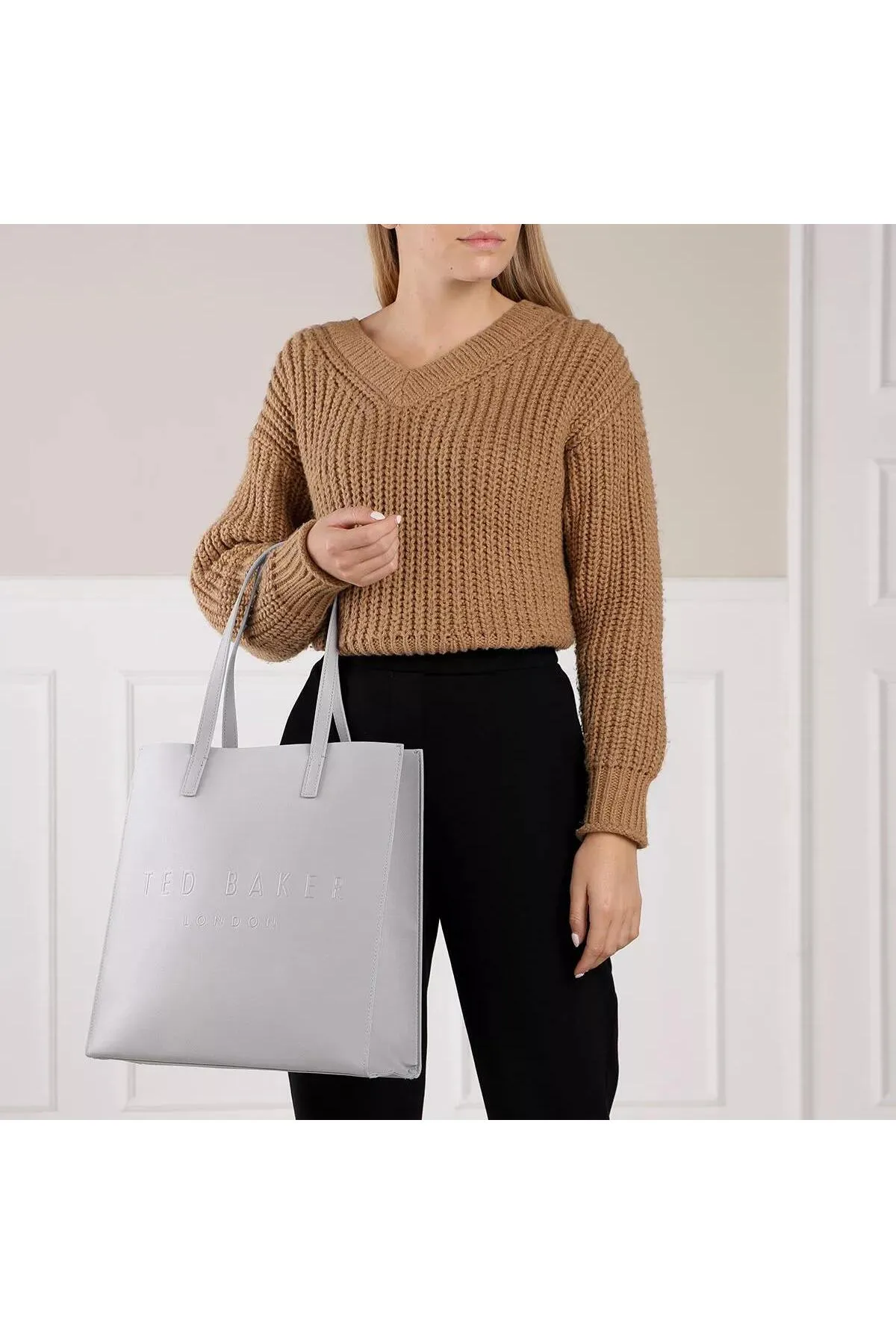 Ted Baker  Soocon Crosshatch Große Icon Tasche hellgrau