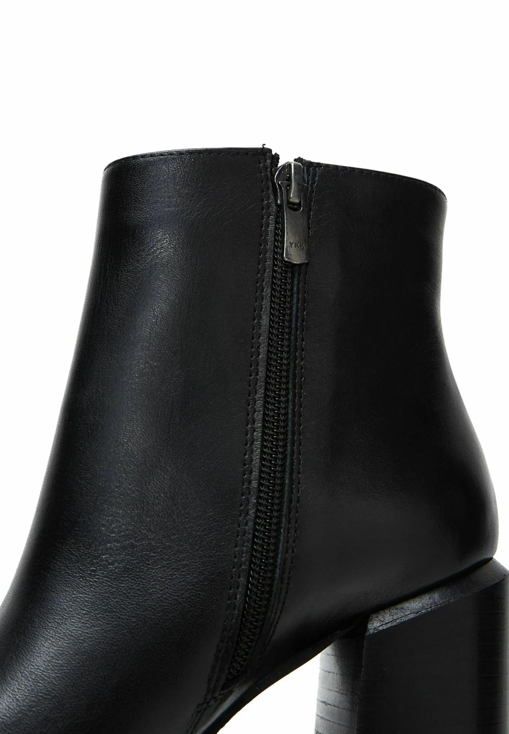 Botines Derimod
