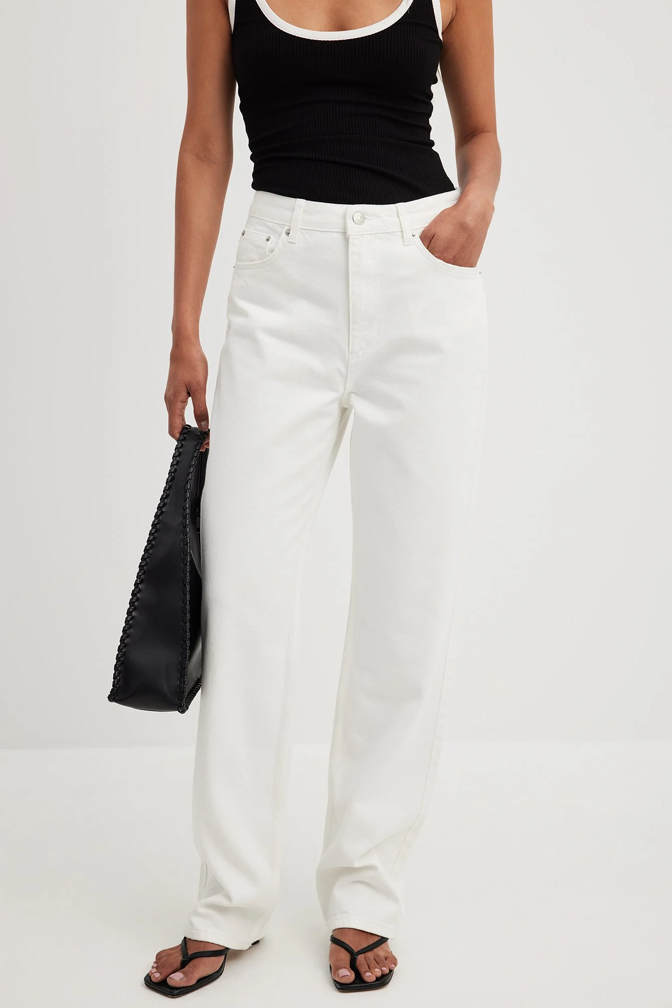 Gerade geschnittene Jeans mit hoher Taille
