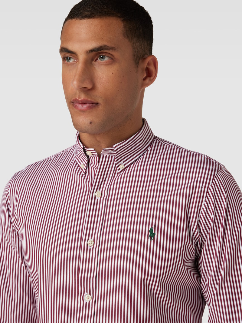 Slim Fit Freizeithemd mit Button-Down-Kragen in bordeaux rot