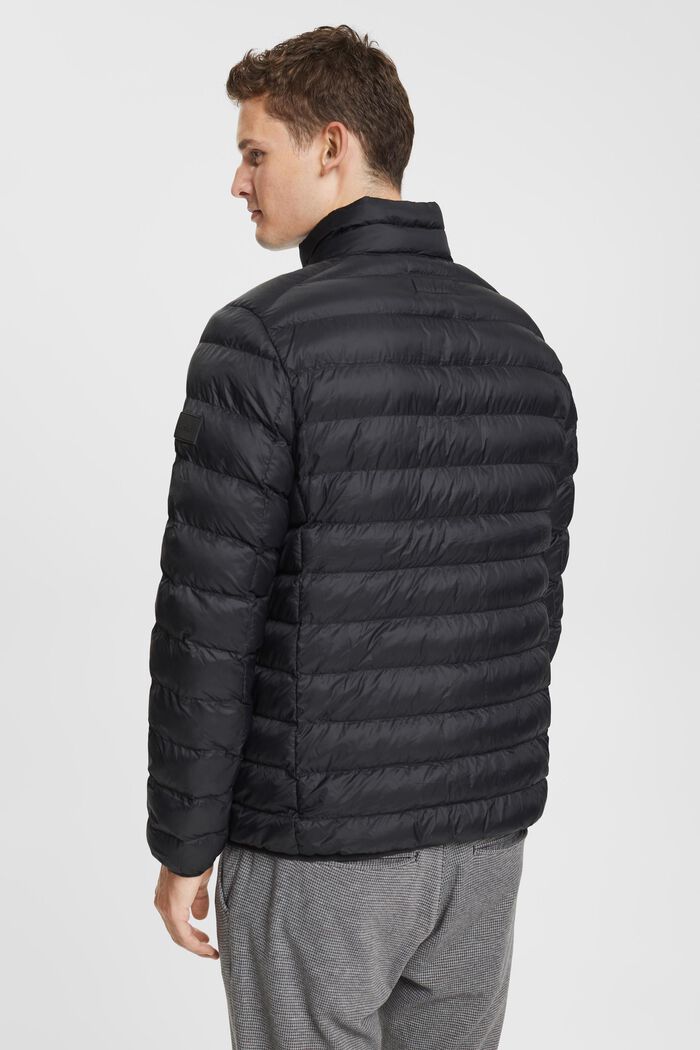 Steppjacke mit hohem Kragen