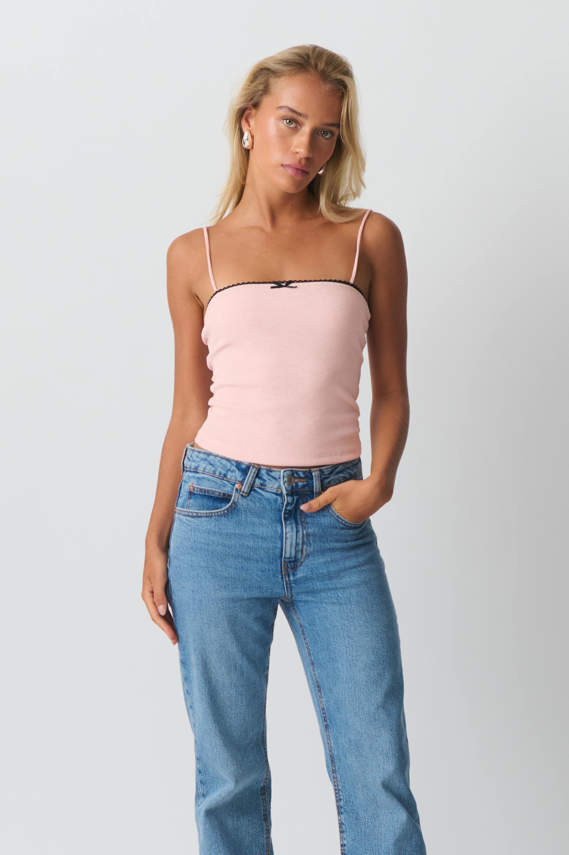 Bow strap singlet
