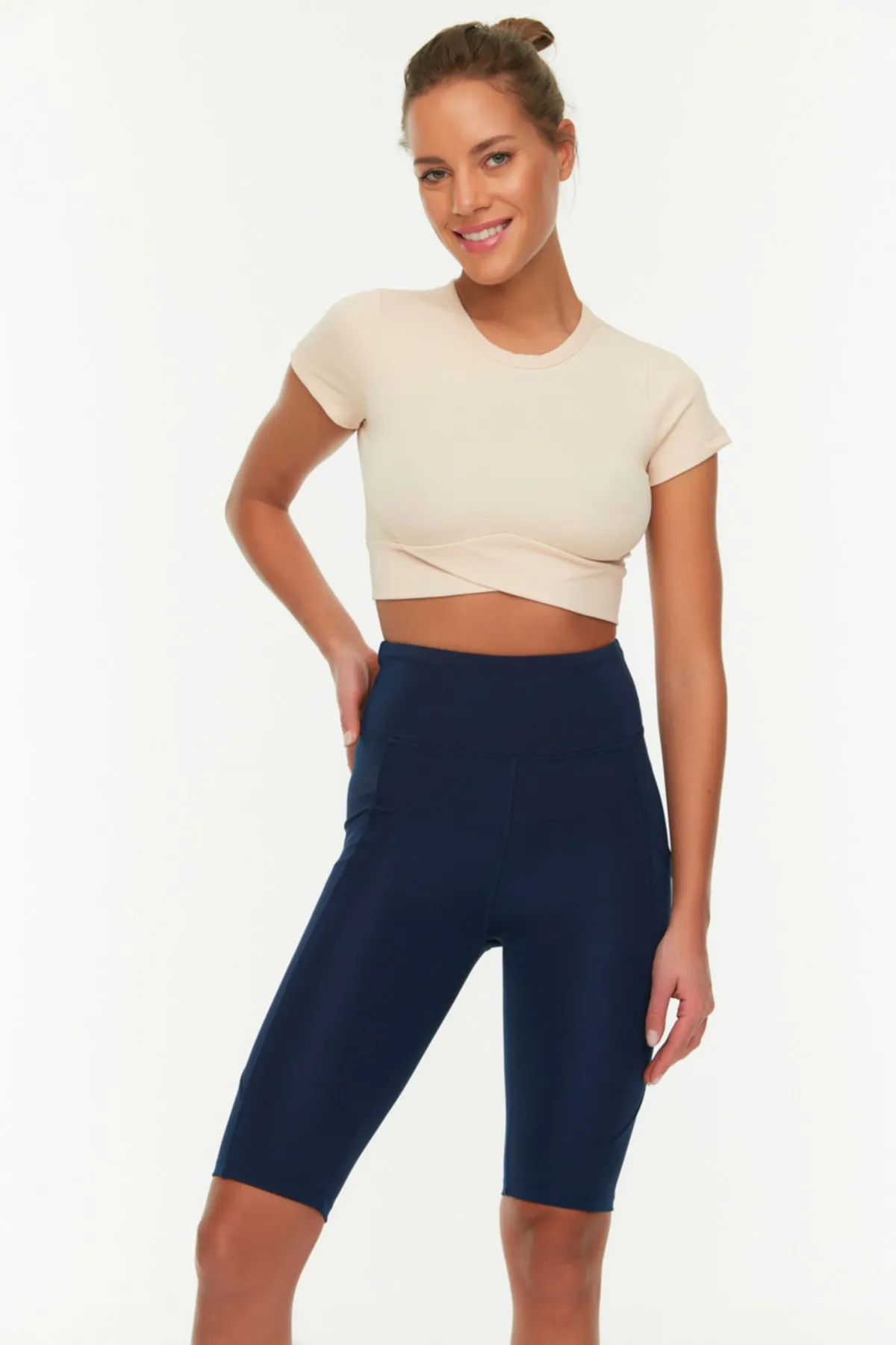Trendyol Collection  Marineblaue Restorer-Leggings mit hoher Taille, Tasche, Detail, gestrickt, für Sport-Biker/Radfahrer/kurze Hose TWOAW21TA0064