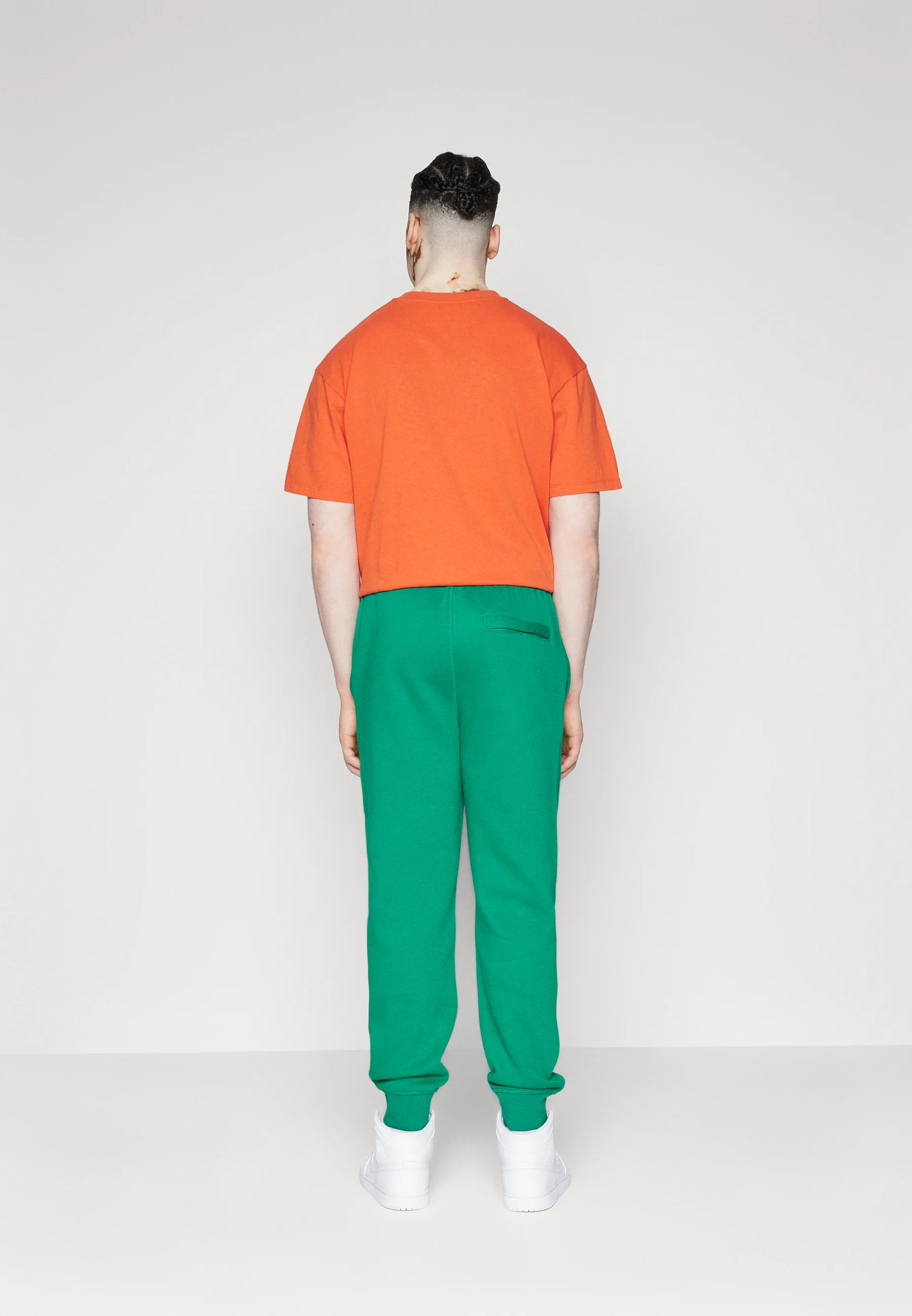 Nike Sportswear CLUB JOGGER - Pantalones de chándal