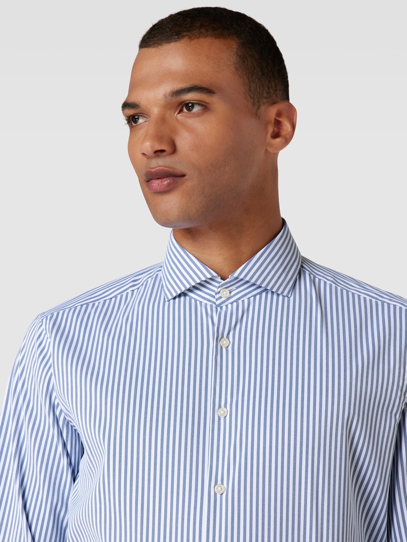Regular Fit Business-Hemd mit Haifischkragen in marineblau
