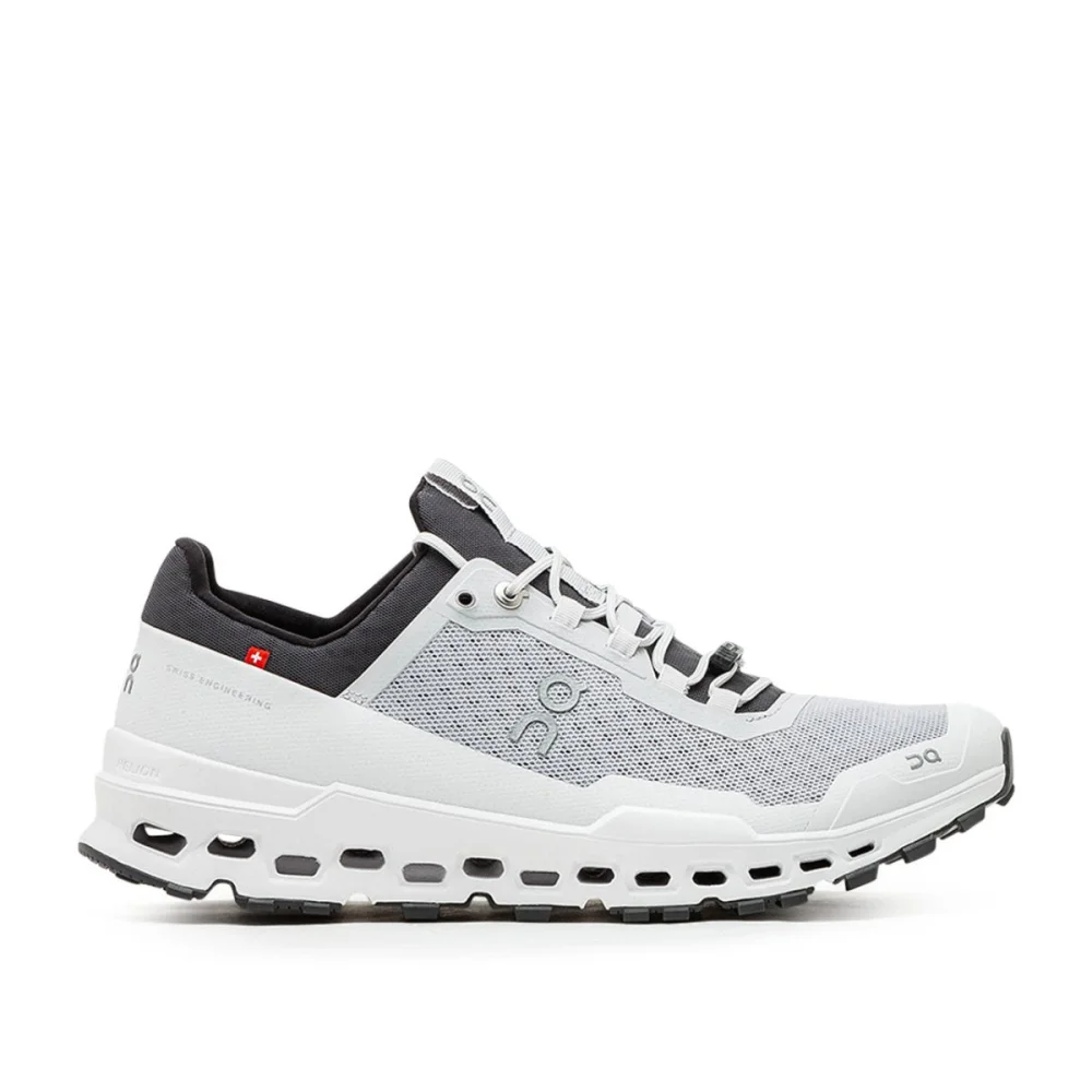 ON Cloudultra 44.99045 / bunt