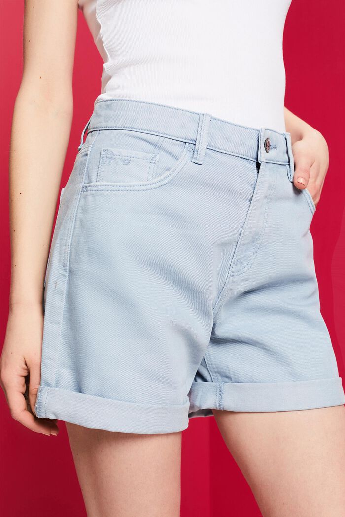 Jeansshorts mit hohem Bund und Umschlagsäumen