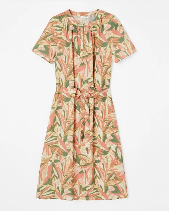 Robe avec smocks au col