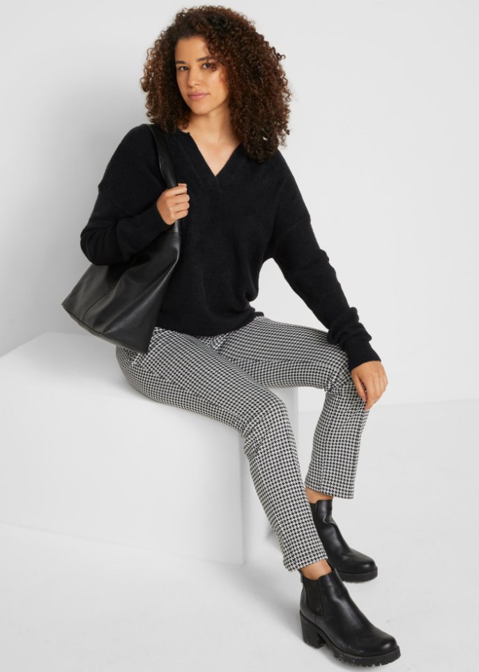 Pullover mit Kragen