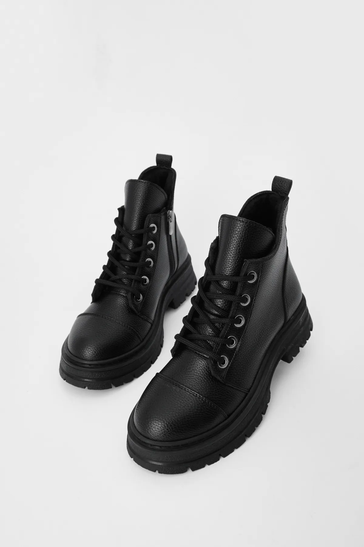Marjin  Damen-Schnürstiefel mit dicker Sohle Stiefel Konifa Schwarz