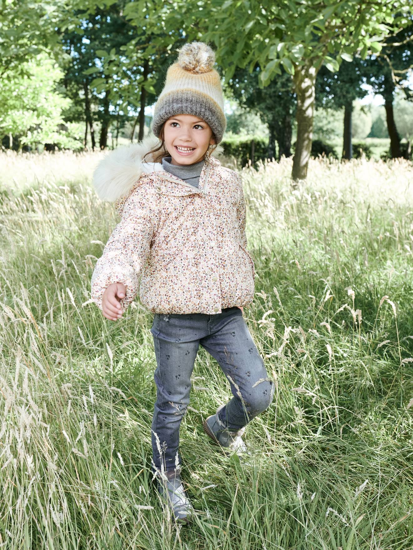 Doudoune courte à capuche imprimée fleurs fille lilas clair