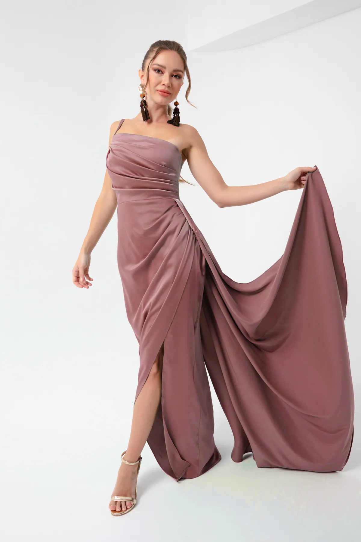 Lafaba  Lachsfarbenes One-Shoulder-Satin-Abend- und Abschlusskleid für Damen